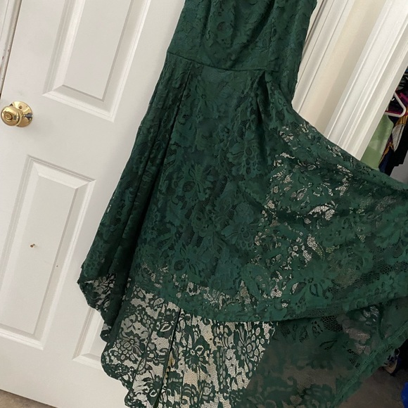 Beautiful dark green fancy dress - Picture 2 of 4